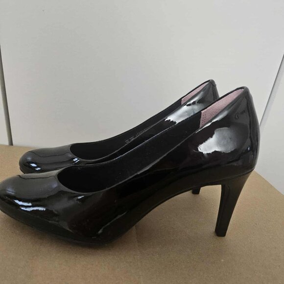 Rockport Patent Heel Size 6 - Picture 3 of 5